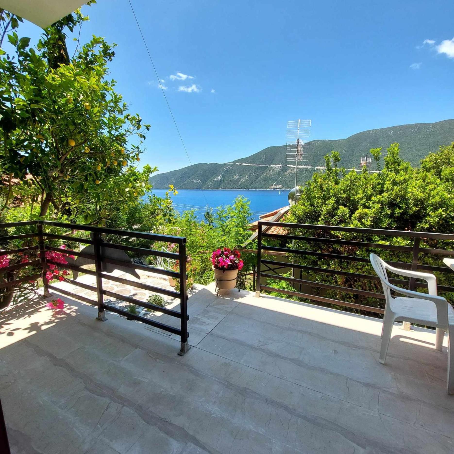 Delfini Bay Retreat Apartment Vasiliki Exterior photo